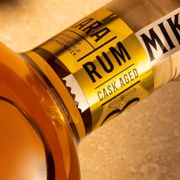 Camikara Rum 8 yo Flaschenhals