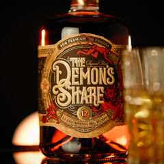The Demon's Share 12yo Rum von nahe